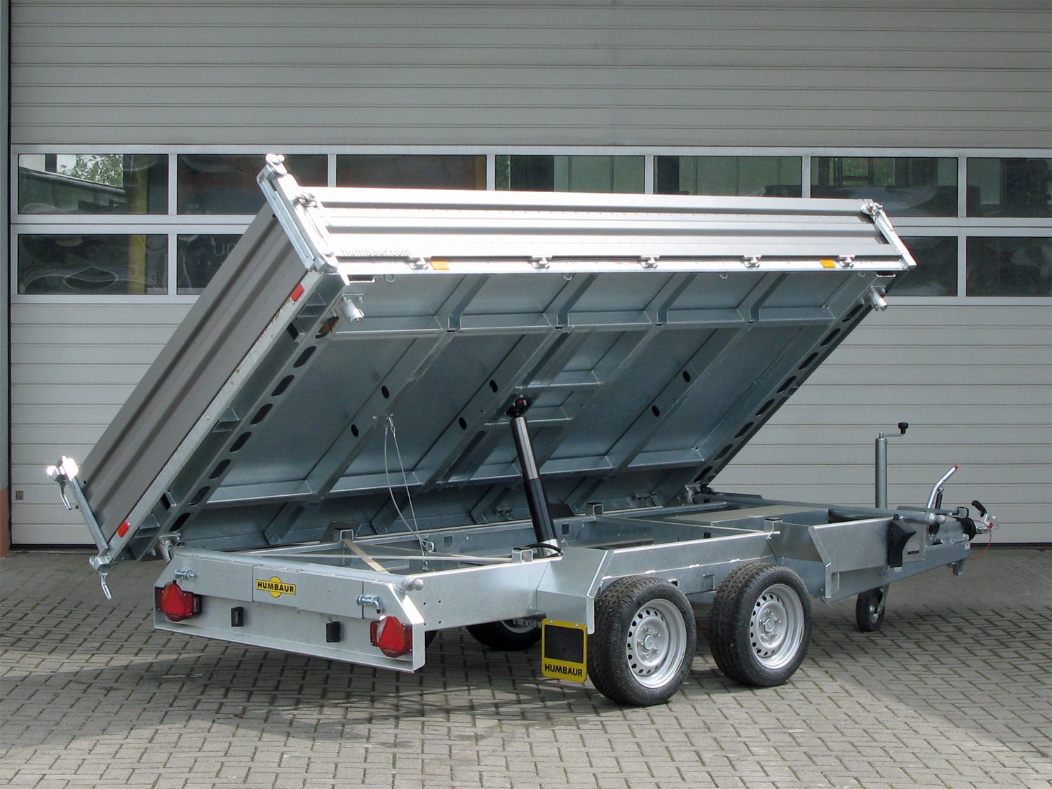 Humbaur HTK 3000.37 STAHL - 3-Seiten-Kipper - 3000 kg Humbaur HTK 3000.37 STAHL - 3-Seiten-Kipper - 3000 kg – Bild 1
