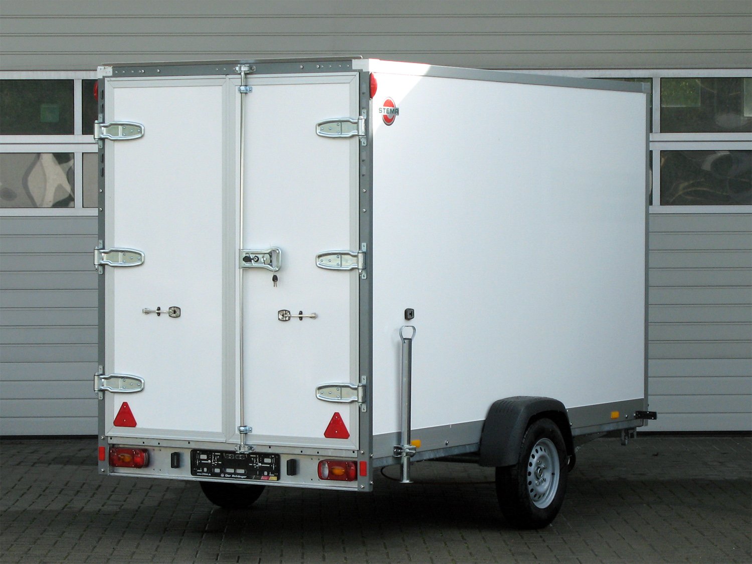 STEMA P-BOX STPK O2 15-30-15.1.P15.2 - Kofferanhänger 1500 kg STEMA P-BOX STPK O2 15-30-15.1.P15.2 - Kofferanhänger 1500 kg – Bild 1