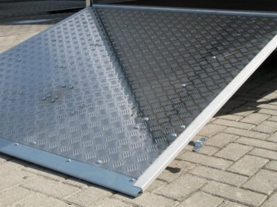 STEMA STPK O2 13-25-15.1.P15.1 Rampe - Kofferanhänger 1300 kg – Bild 21