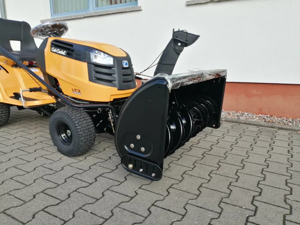 cub-cadet-rasentraktor-lt3-pr105-inkl-anbauschneefraese Cub Cadet Rasentraktor LT3 PR105 – inkl. Anbauschneefräse – Bild 1